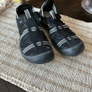 New JBU shoes/ sandals